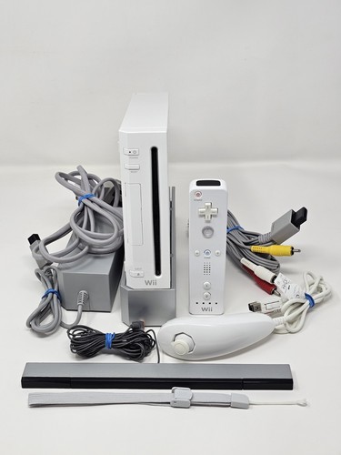 Nintendo wii complete white - nintendo,